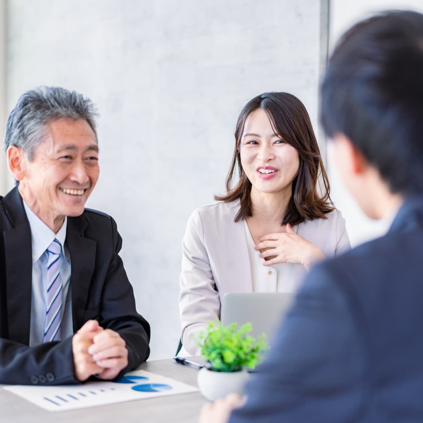 無料相談で相談をする経営者